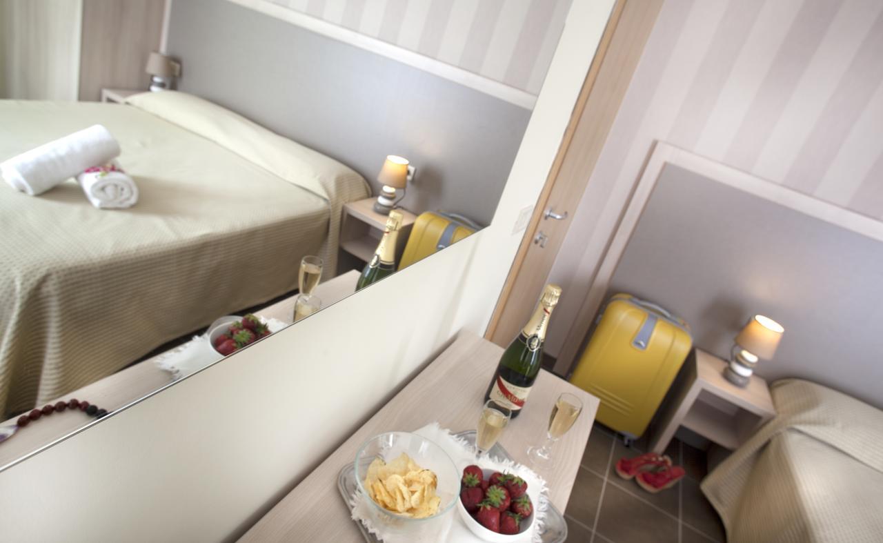 Hotel Villa Perazzini Rimini Ngoại thất bức ảnh